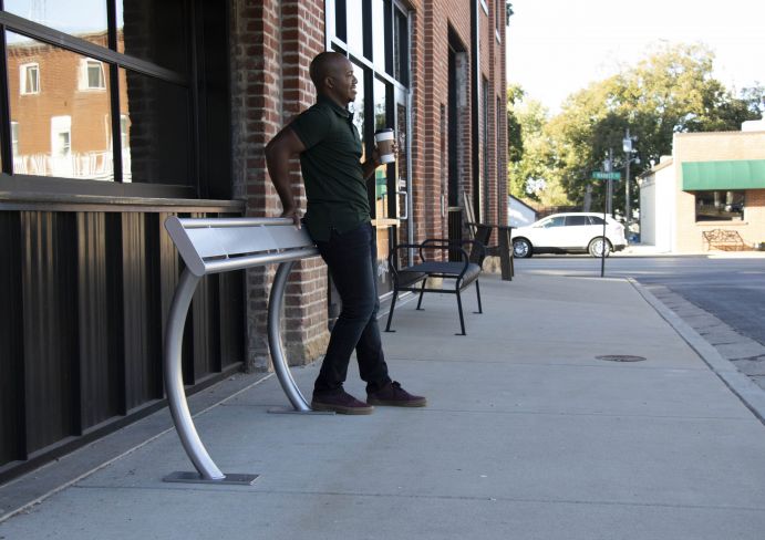 UltraSite Hartford Leaning Rail