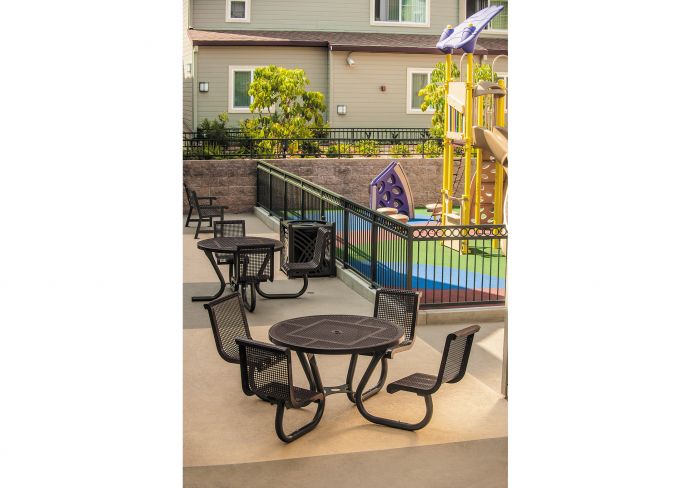 UltraSite 46" ADA Round Table With Contour Chair Seats
